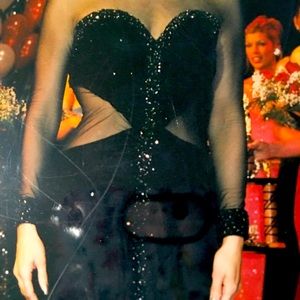 One of a kind, Stephen Yearick, black velvet gown! Stunning! Worn a few times